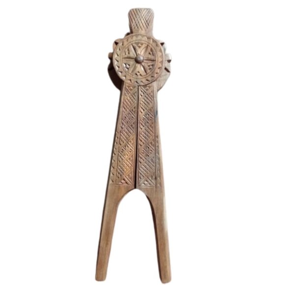 Vintage 50’s Nut Cracker Wood Carved Handles Scandinavian Plier Style Nutcracker - Picture 1 of 3